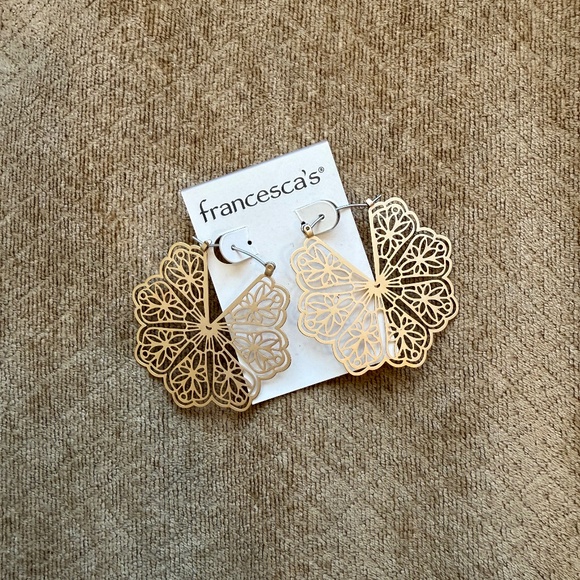 Francesca's Spiral Detailed Dangle Earrings - Picture 1 of 2